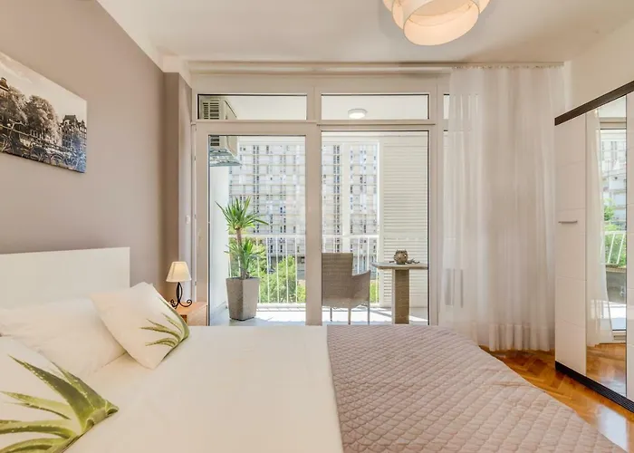 Nada Πανσιόν Σπλιτ