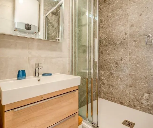 Nada Πανσιόν Σπλιτ